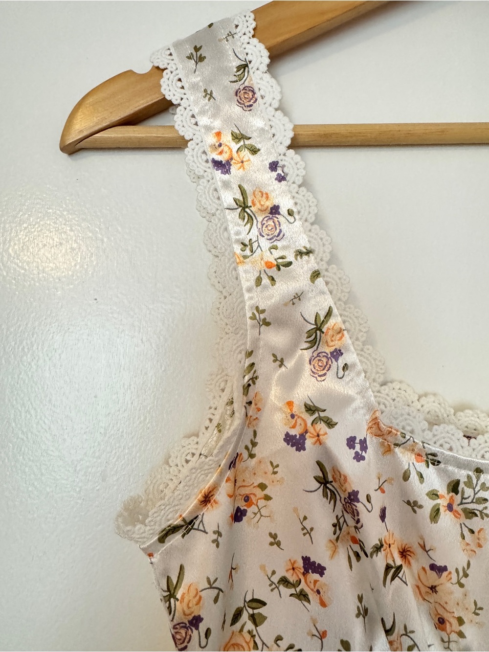 Princess Polly, Berlin Dress, Satin Floral Midi version, Aus 6/US 2/XS/S - Picture 8 of 12